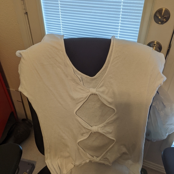 Top - Picture 3 of 5